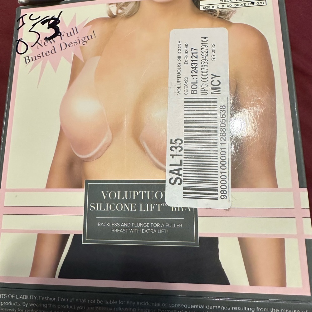 Silicone sticky bra - NWT F/G cups (American sizing)